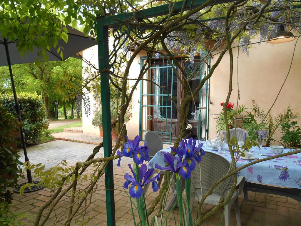 Fioralice Guest House Fauglia ภายนอก รูปภาพ