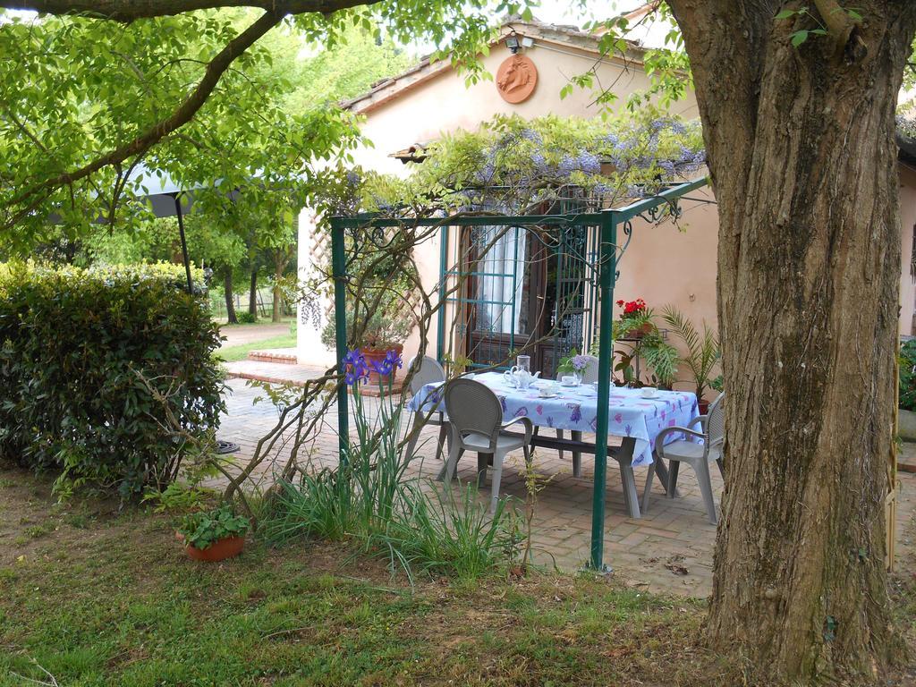 Fioralice Guest House Fauglia ภายนอก รูปภาพ