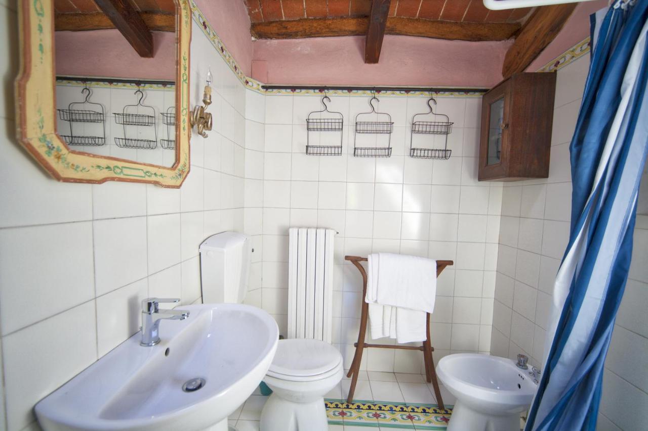 Fioralice Guest House Fauglia ภายนอก รูปภาพ